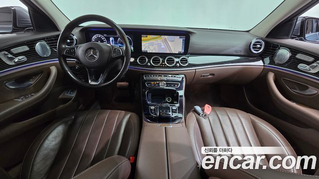 Mercedes-Benz E-Class 2017 — photo 7
