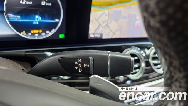 Mercedes-Benz E-Class 2017 — photo 9