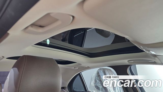 Mercedes-Benz E-Class 2017 — photo 16