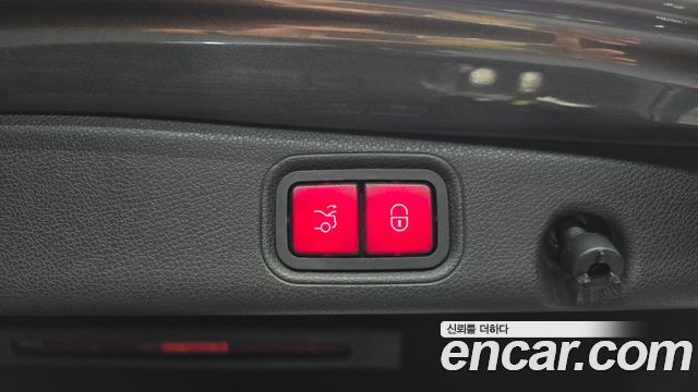 Mercedes-Benz E-Class 2017 — photo 17