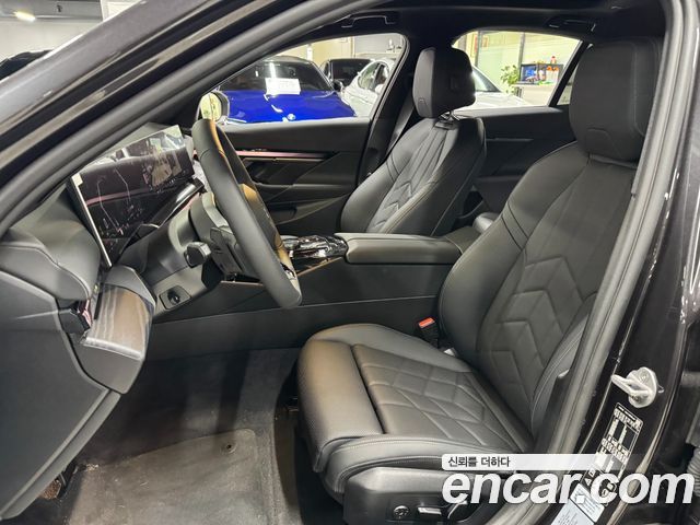 BMW 5-Series 2026 — photo 6