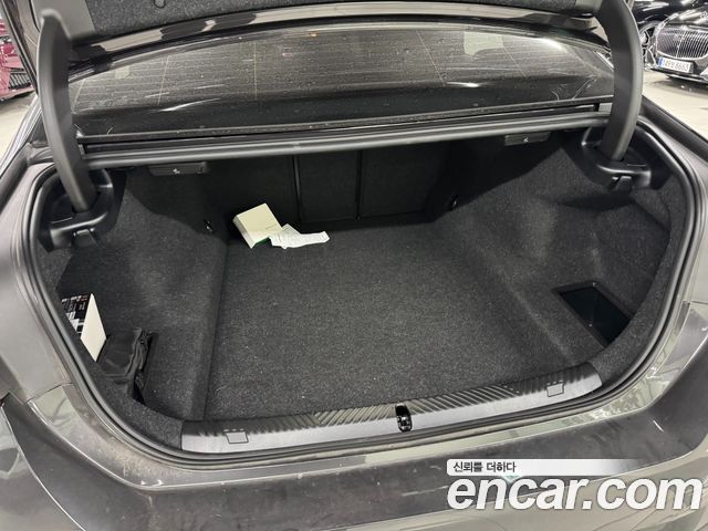 BMW 5-Series 2026 — photo 9