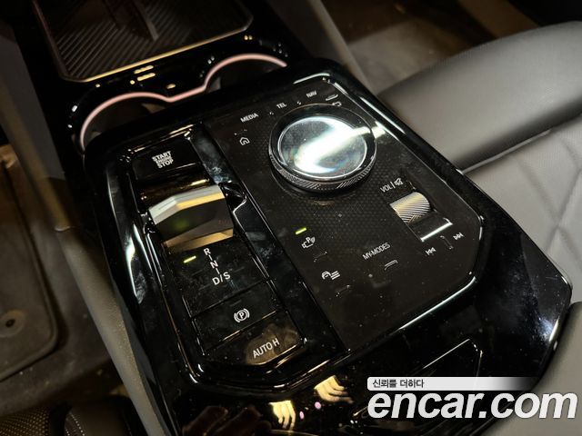 BMW 5-Series 2026 — photo 11