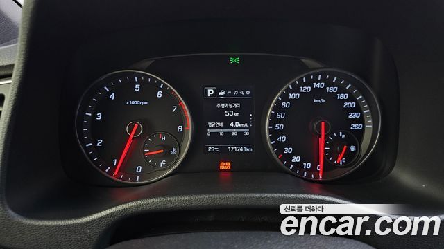 Hyundai AVANTE 2017 — photo 11