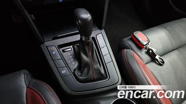 Hyundai AVANTE 2017 — photo 12
