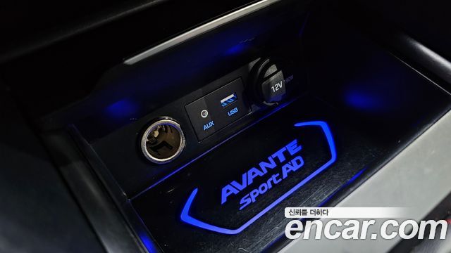 Hyundai AVANTE 2017 — photo 18