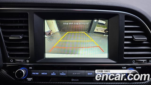 Hyundai AVANTE 2017 — photo 21