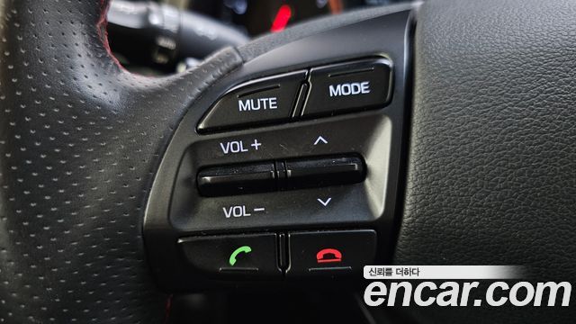 Hyundai AVANTE 2017 — photo 23