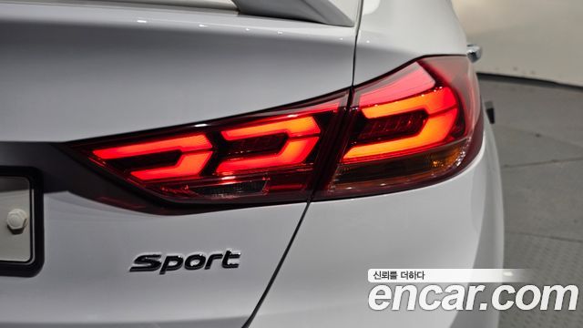 Hyundai AVANTE 2017 — photo 9