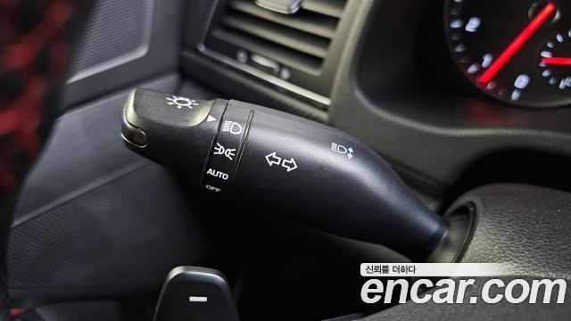 Hyundai AVANTE 2017 — photo 29
