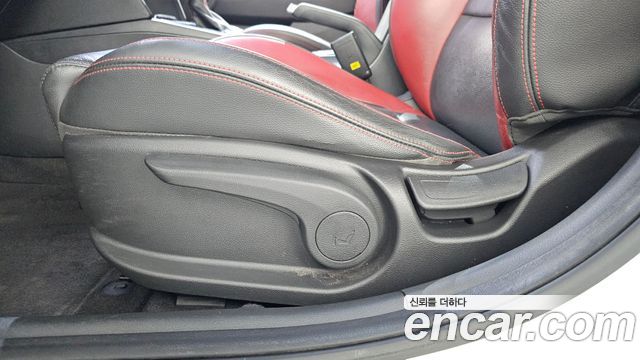 Hyundai AVANTE 2017 — photo 30