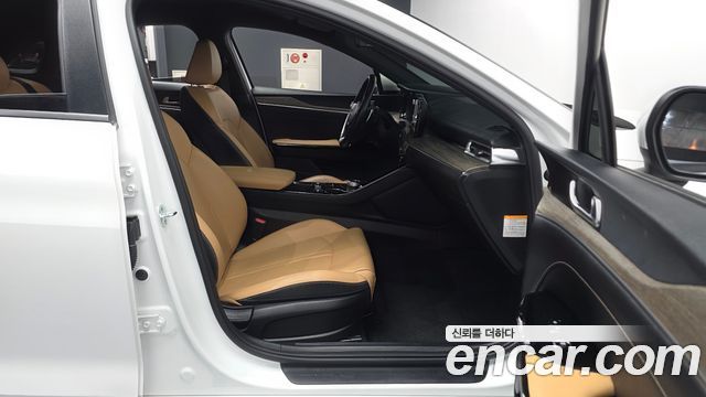Kia K5 2022 — photo 17
