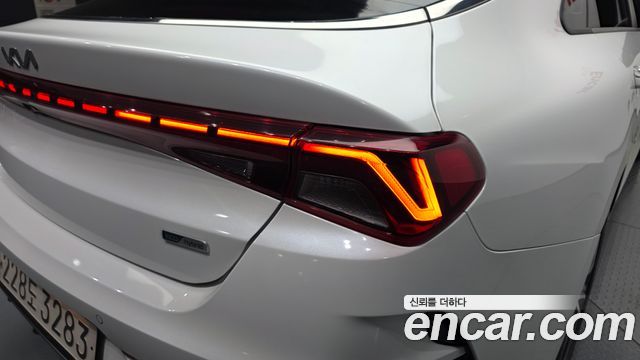 Kia K5 2022 — photo 9