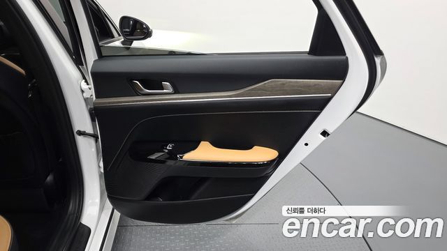 Kia K5 2022 — photo 15