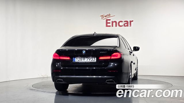 BMW 5-Series 2023 — photo 4