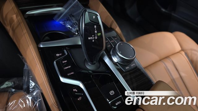 BMW 5-Series 2023 — photo 12