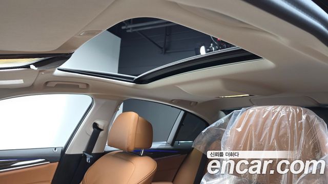 BMW 5-Series 2023 — photo 23