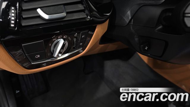 BMW 5-Series 2023 — photo 27