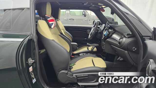 Mini Cooper 2023 — photo 16