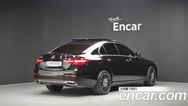Mercedes-Benz C-Class 2024 — photo 2