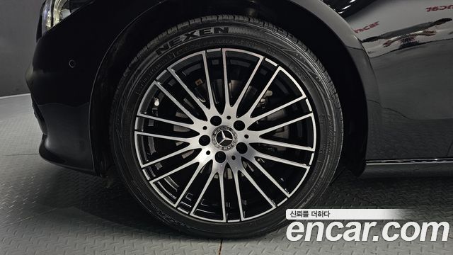 Mercedes-Benz C-Class 2024 — photo 5