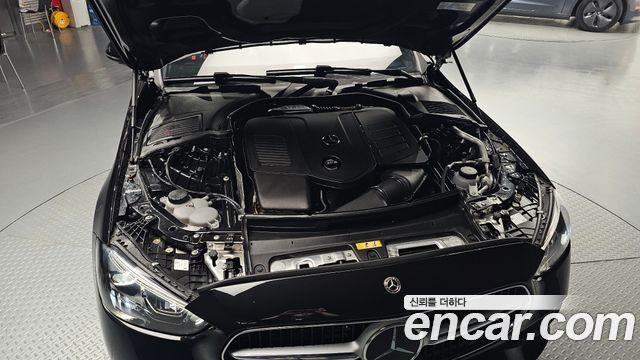Mercedes-Benz C-Class 2024 — photo 6