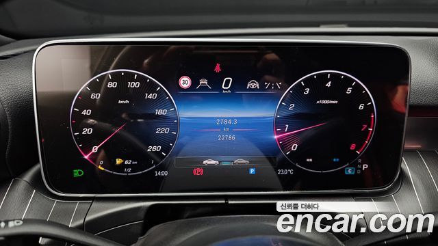 Mercedes-Benz C-Class 2024 — photo 11