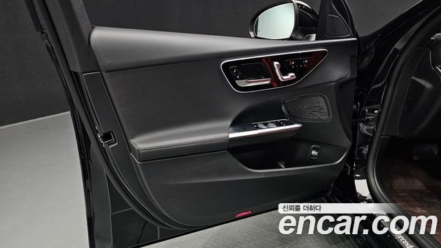 Mercedes-Benz C-Class 2024 — photo 14