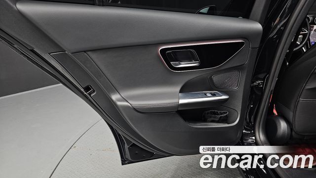 Mercedes-Benz C-Class 2024 — photo 15