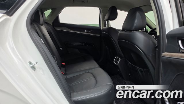 Kia K5 2022 — photo 17