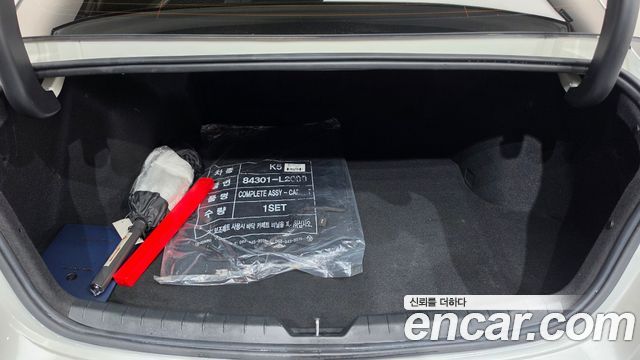 Kia K5 2022 — photo 23