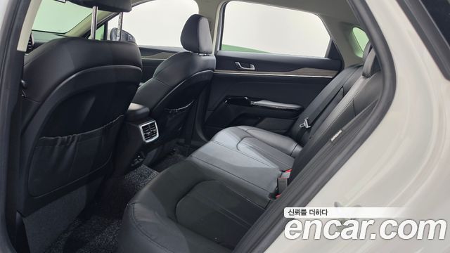 Kia K5 2022 — photo 24