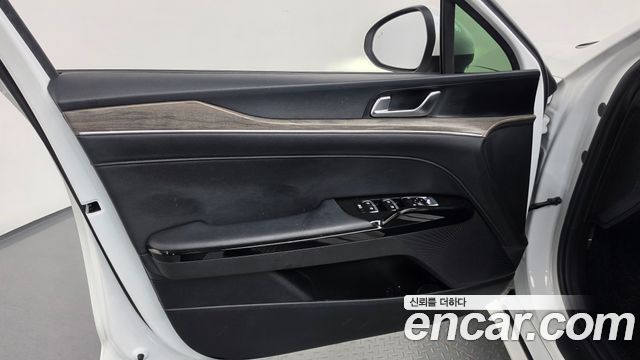 Kia K5 2022 — photo 14