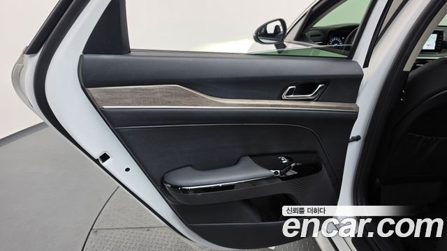 Kia K5 2022 — photo 15