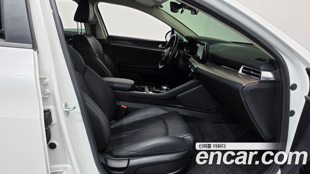Kia K5 2022 — photo 16