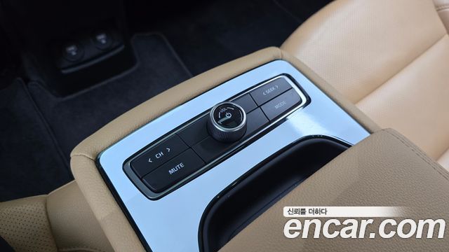Kia K7 2020 — photo 31