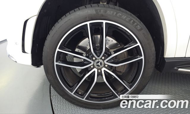Mercedes-Benz GLS-Class 2023 — photo 5