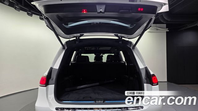 Mercedes-Benz GLS-Class 2023 — photo 26