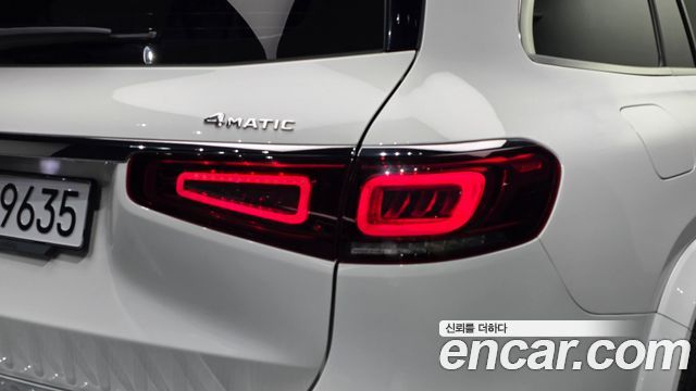 Mercedes-Benz GLS-Class 2023 — photo 9