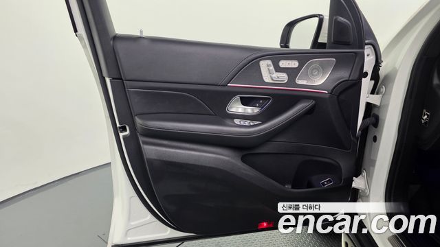 Mercedes-Benz GLS-Class 2023 — photo 14