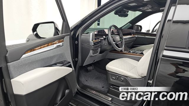 Cadillac Escalade 2025 — photo 13