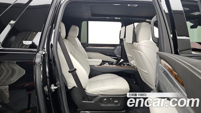 Cadillac Escalade 2025 — photo 18