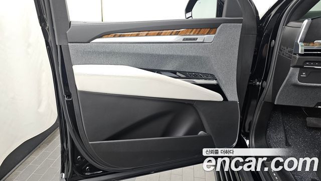 Cadillac Escalade 2025 — photo 14