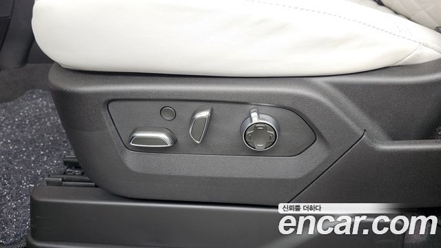 Cadillac Escalade 2025 — photo 36