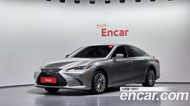 Lexus ES 2024 — photo 1