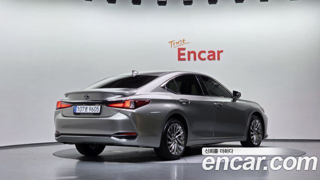 Lexus ES 2024 — photo 2
