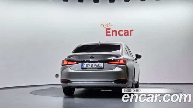 Lexus ES 2024 — photo 4