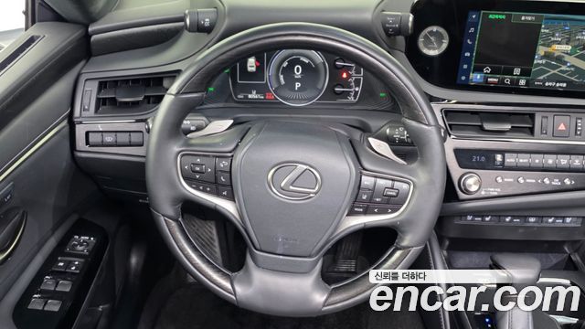 Lexus ES 2024 — photo 19