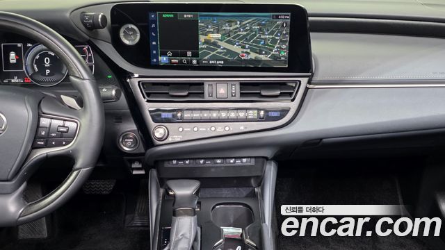 Lexus ES 2024 — photo 20