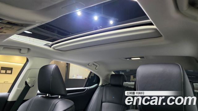 Lexus ES 2024 — photo 24